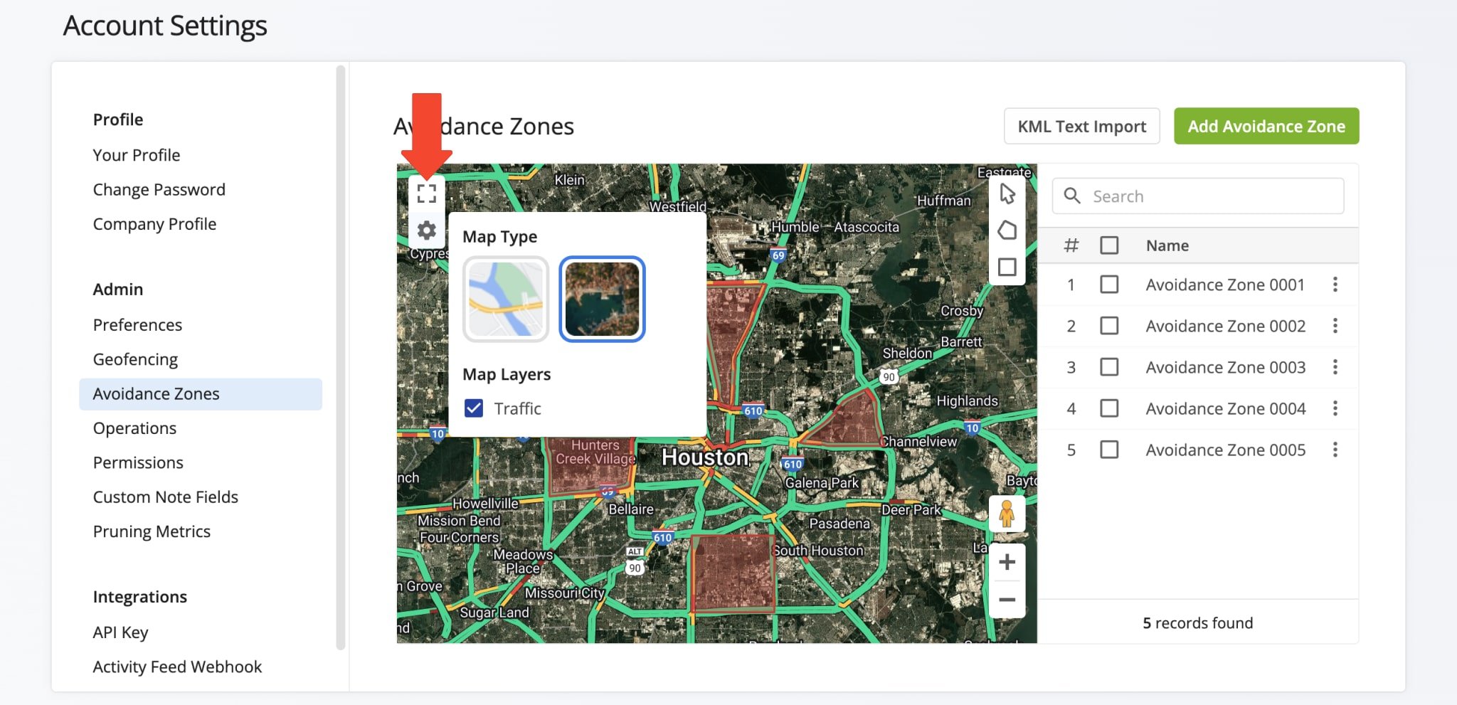 Adjust map settings by clicking the Frame Icon for full-screen mode and the Gear Icon to modify map views or enable the traffic layer.